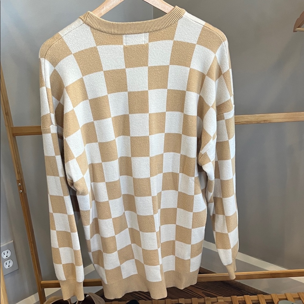 Mumu Scout Tan and White Checkerboard Sweater - Picture 5 of 5